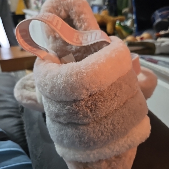 Womens UGG Fluff Yeah Slide Sandal, Pink/Grey Sz 8 Barely Worn, 11 - Picture 2 of 6